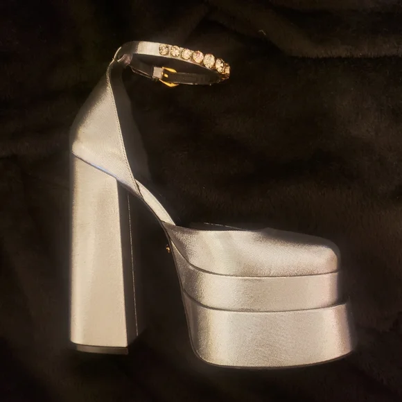 Versace Heels - Picture 1 of 4